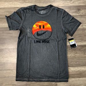 Nike men’s small t